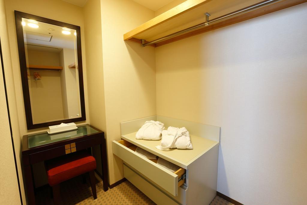 Keisei Hotel Miramare Chiba Exteriör bild